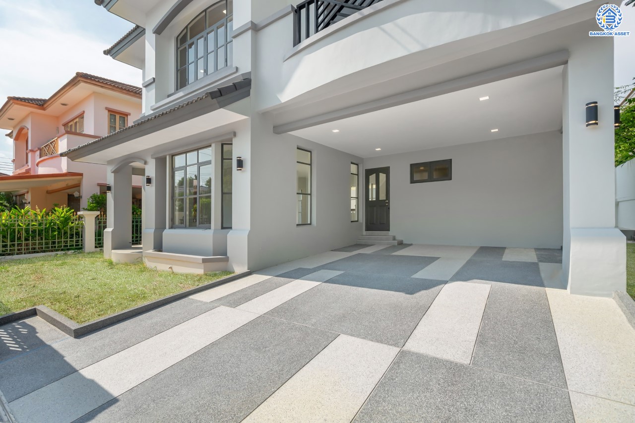 บ้านมือสองตกแต่งใหม่ ม.นันทวัน บางใหญ่-รัตนาธิเบศร์ บ้านเดี่ยวคุณภาพแบรนด์ LH ตอบโจทย์ทุกไลฟ์สไตล์ เนื้อที่ขนาด 66 ตร.ว. ฟังก์ชัน 3 ห้องนอน 3 ห้องน้ำ 1 ห้องแม่บ้านพร้อมห้องน้ำในตัว บนทำศักยภาพ หน้าโครงการติดถนนกาญจนาภิเษก ใกล้รถไฟฟ้าสายสีม่วง "สถานีสามแยกบางใหญ่" และทางด่วน "ศรีรัช"